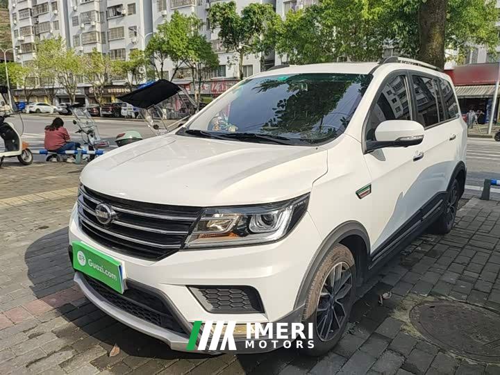 Honda SWM X3 1.5L Manual Deluxe 7-Seater