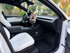 Tesla Model Y Rear-Wheel Drive - ფოტო 11
