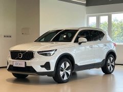 Volvo XC40 B3 Smart Remote Luxury Edition - ფოტო 1