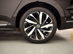 Volkswagen Passat 380TSI Luxury - ფოტო 16