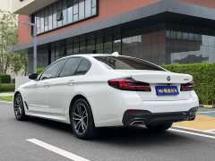 BMW 5 Series (Imported) 525i M Sport Package - ფოტო 6