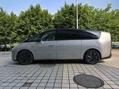 Li Auto Li Xiang MEGA Ultra - ფოტო 5