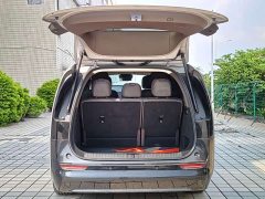 Li Auto Li Xiang MEGA Ultra - ფოტო 9