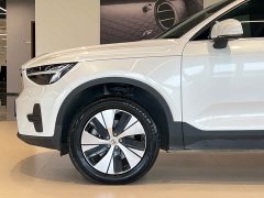 Volvo XC40 B3 Smart Remote Luxury Edition - ფოტო 4