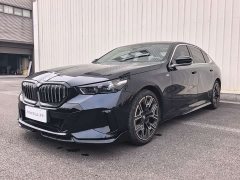BMW 5 Series 530Li Luxury M Sport Package - ფოტო 1