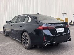 BMW 5 Series 530Li Luxury M Sport Package - ფოტო 11