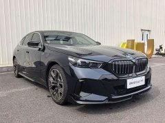 BMW 5 Series 530Li Luxury M Sport Package - ფოტო 3