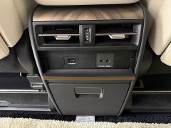 Lexus LM 500h Six-Seat Premium Edition - ფოტო 19