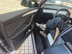 Tesla Model Y Rear-Wheel Drive - ფოტო 17