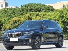BMW X5 xDrive 30Li Luxury M Sport Package - ფოტო 1