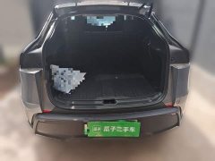 Tesla Model Y Rear-Wheel Drive - ფოტო 15
