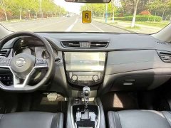 Nissan Qashqai 2.5L CVT 4WD XL ITS Luxury Commemorative Edition - ფოტო 3