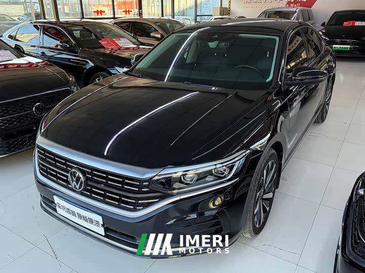 Volkswagen Passat 380TSI Luxury