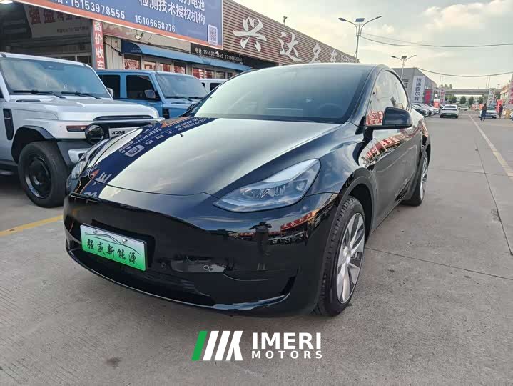 Tesla Model Y Facelift Rear-Wheel Drive