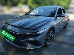 Hyundai Elantra 2023 1.5L CVT Luxury - ფოტო 1