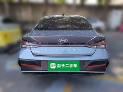 Hyundai Elantra 2023 1.5L CVT Luxury - ფოტო 3
