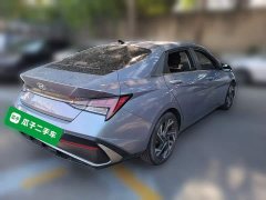 Hyundai Elantra 2023 1.5L CVT Luxury - ფოტო 4