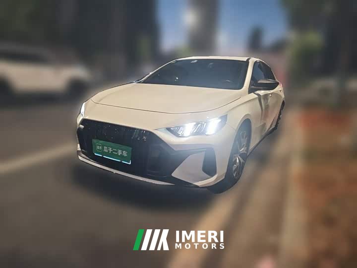 Trumpchi Yingbao 270T DCT J15 - ავტომობილი ჩინეთიდან