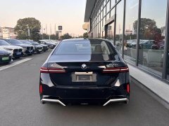 BMW 5 Series 530Li Luxury M Sport Package - ფოტო 10