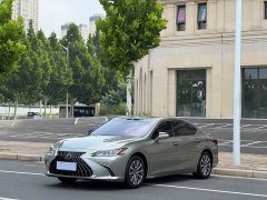 Lexus ES 2022 300h Excellence Edition - ფოტო 1