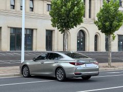 Lexus ES 2022 300h Excellence Edition - ფოტო 14
