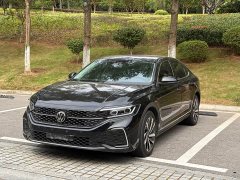Volkswagen Passat 330TSI Starry Sky Luxury Edition - ფოტო 1