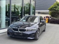 BMW 3 Series 320Li M Sport Package - ფოტო 1