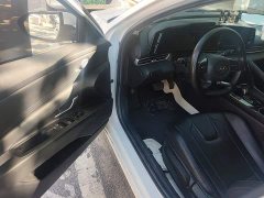 Hyundai Elantra 1.5L CVT GLX Elite - ფოტო 12
