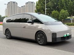 Li Auto Li Xiang MEGA Ultra - ფოტო 6