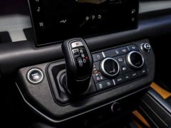 Land Rover Defender Facelift 90 3.0T P400 XS - ფოტო 15
