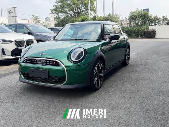 BMW MINI 2.0T COOPER S Artist 5-Door