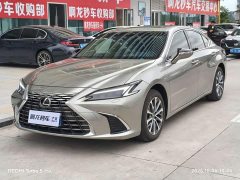 Lexus ES 200 Premium Edition - ფოტო 1