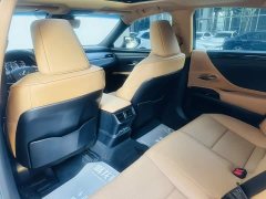 Lexus ES 200 Excellence Edition - ფოტო 10