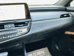 Lexus ES 200 Excellence Edition - ფოტო 14