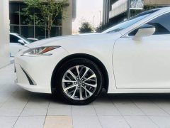 Lexus ES 200 Excellence Edition - ფოტო 18