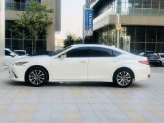 Lexus ES 200 Excellence Edition - ფოტო 4
