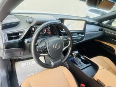 Lexus ES 200 Excellence Edition - ფოტო 9