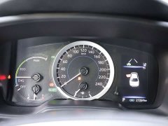 Toyota Corolla Hybrid 1.8H E-CVT Luxury - ფოტო 13