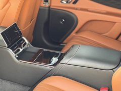 Bentley Flying Spur 4.0T V8 Mulliner - ფოტო 19