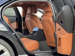 Bentley Flying Spur 4.0T V8 Mulliner - ფოტო 8