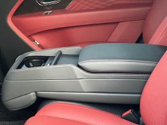 Bentley Bentayga 4.0T V8 Long Wheelbase Elegance Edition - ფოტო 19