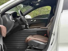 Volvo XC60 T5 AWD Smart Remote Luxury Edition - ფოტო 3