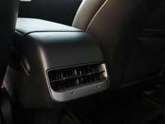 Tesla Model Y Rear-Wheel Drive - ფოტო 13
