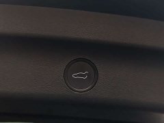 Tesla Model Y Rear-Wheel Drive - ფოტო 16