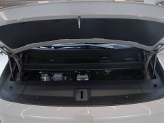 Li Auto Li Xiang MEGA Ultra - ფოტო 17