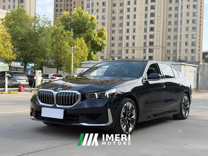 BMW 5 Series 530Li Luxury Edition Premium Package - ავტომობილი ჩინეთიდან