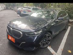 BMW 5 Series 525Li M Sport Package - ფოტო 1