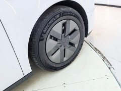Li Auto MEGA Ultra Smart Refresh Edition - ფოტო 16