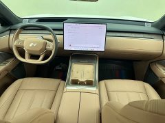 Nio Lerado L90 Max Six-Seater - ფოტო 18