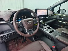 Toyota Sienna 2023 2.5L Hybrid Platinum Edition - ფოტო 4
